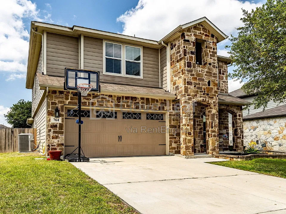 764 Clearbrook Ave