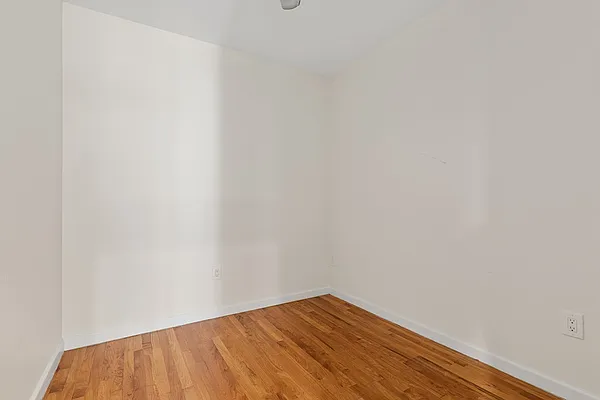 Rented by MNS | media 22