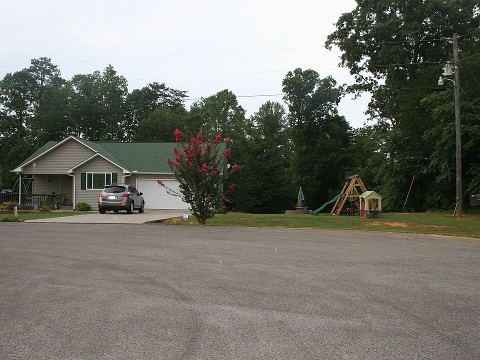 1st image of 129 Brandy Hill Ln