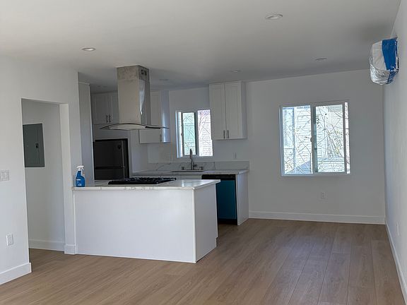 3rd image of 2024 7th Ave #2026-1/2