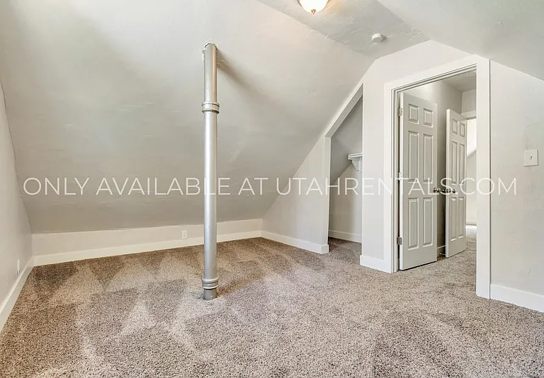 411 W Main St — Photo 22