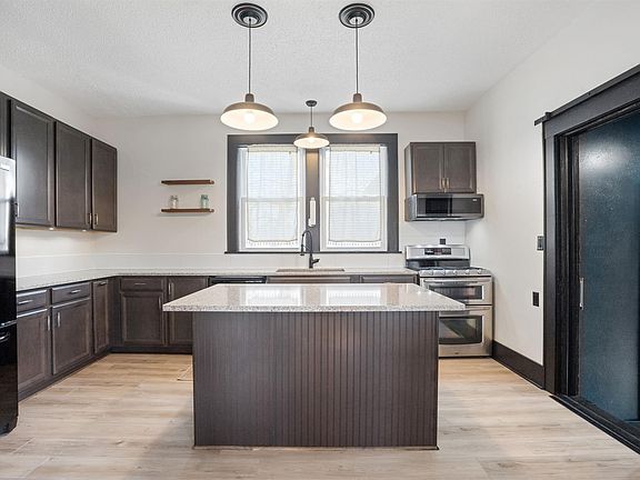 5th image of 504 Tama St