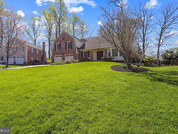 3rd image of 9016 Copenhaver Dr