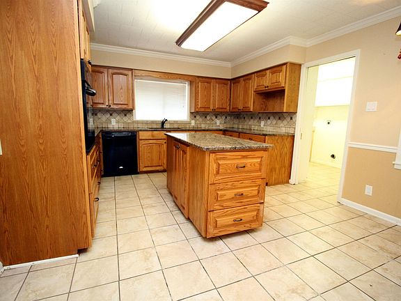 2nd image of 211 Belmont Dr