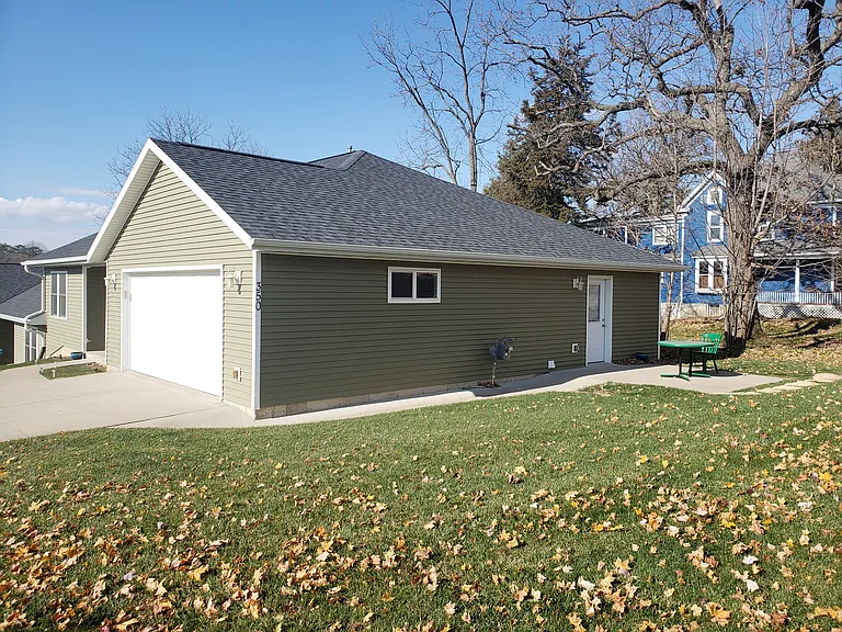 350 Ellen St #B — Photo 2