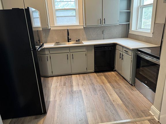4th image of 612 E Church St #1