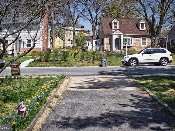 5th image of 927 Lewis Ave