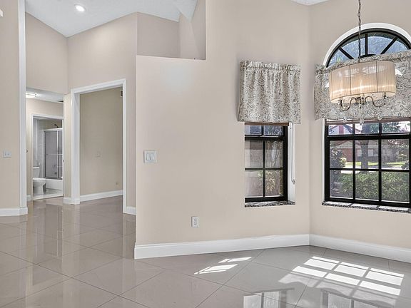 5th image of 7548 Lexington Club Boulevard Apt A