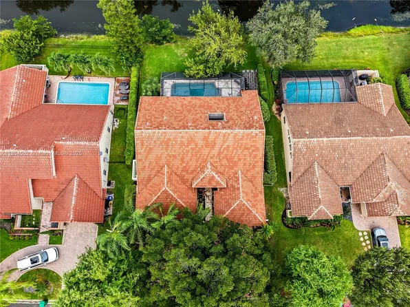 5449 NW 86th Ter, Coral Springs, FL 33067