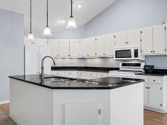 5th image of 1128 Bristlecone Ct #1128