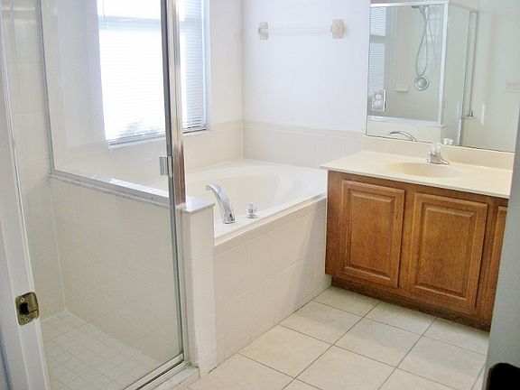 5th image of 36418 Barrington Dr