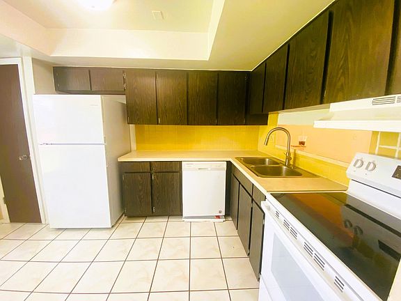3rd image of 228 Everest Poin APT 100