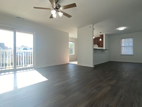 2nd image of 2409 Arctic Ave APT 202