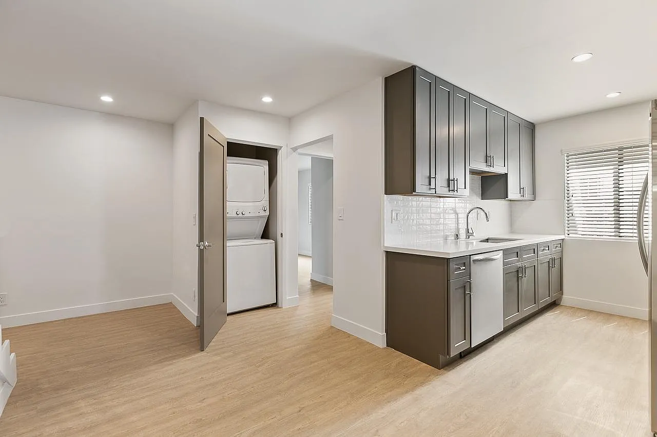 2 bed, 1250 sqft, $3,795 — Photo 3