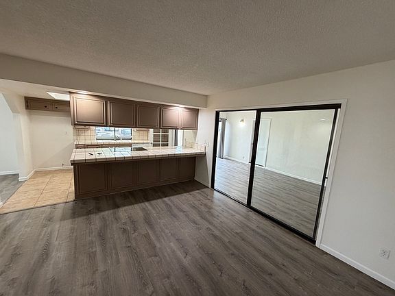 5th image of 1601 Tiffany Park Ct
