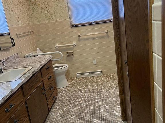 4th image of 3385 Bradee ROAD