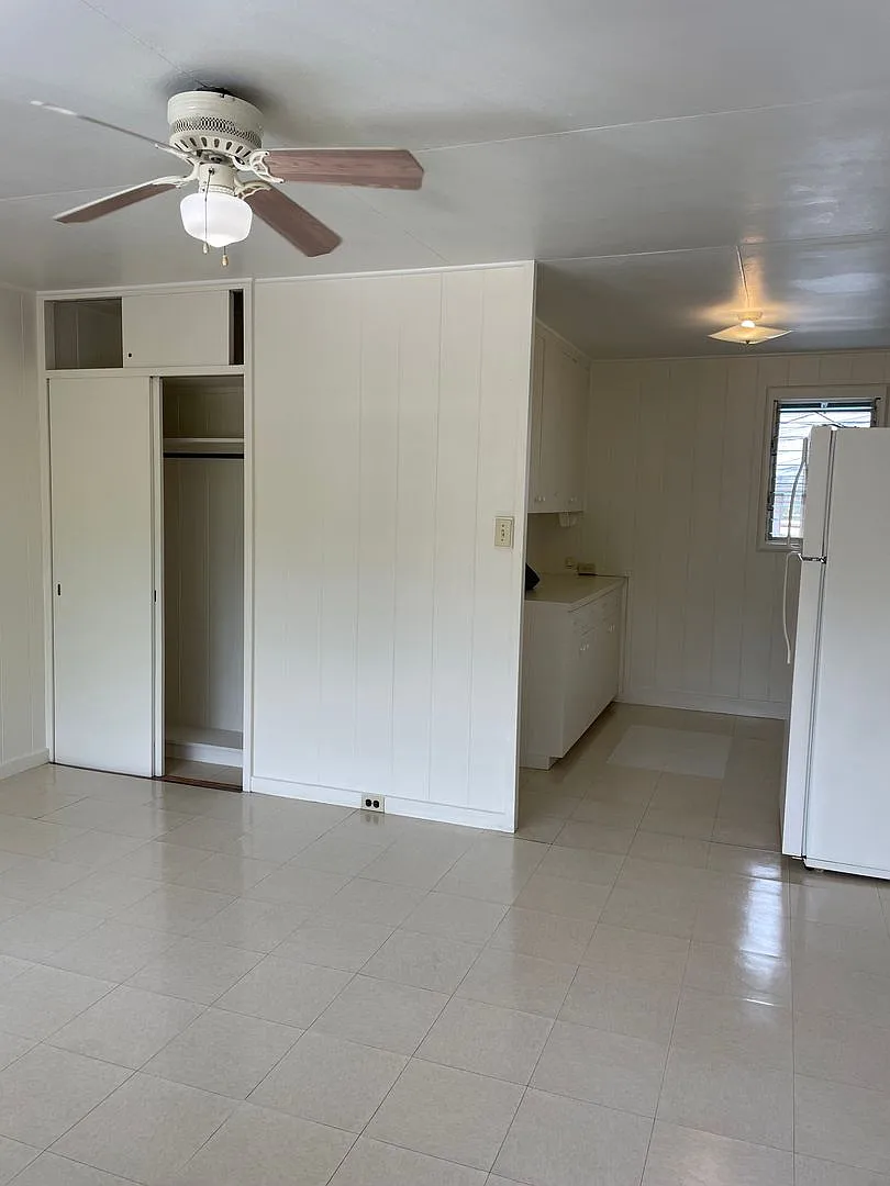 Mo'ili'ili/University - Varsity Circle - Studio, 1 bath, 1 parking - $1,250 — Photo 3