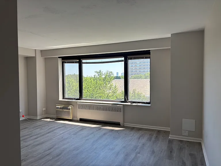 3100 N Lakeshore Dr #706 — Photo 1