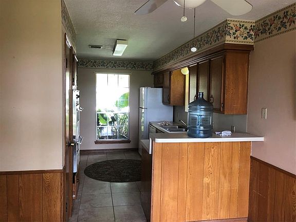 4th image of 302 Elder Glen Dr
