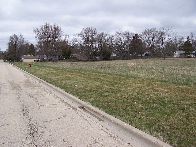 2nd image of 224 Lilac St