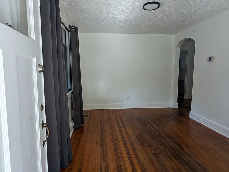 1504 Juniper St — Photo 2