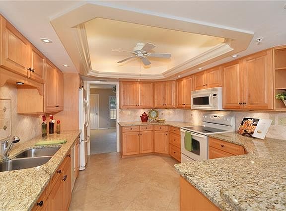5th image of 26910 Wedgewood Dr APT 204