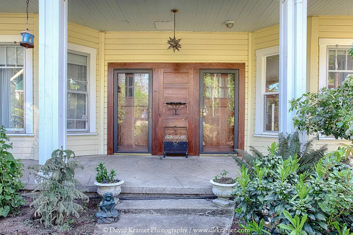 Building Photo - 540 SE 72nd Ave