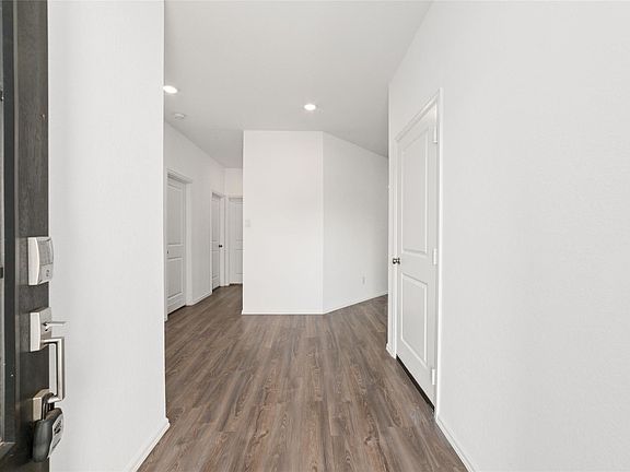 4th image of 7410 Hillside Arbor Dr