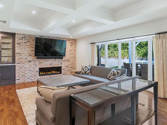 3rd image of 6020 E Calle Del Media