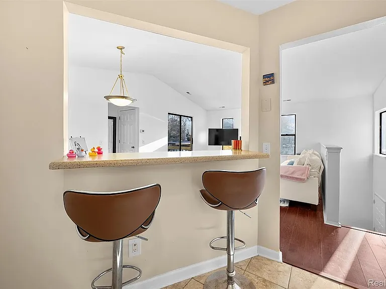 22161 Indian Creek Dr — Photo 11