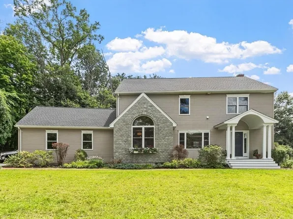 94 Central St, Andover, MA 01810