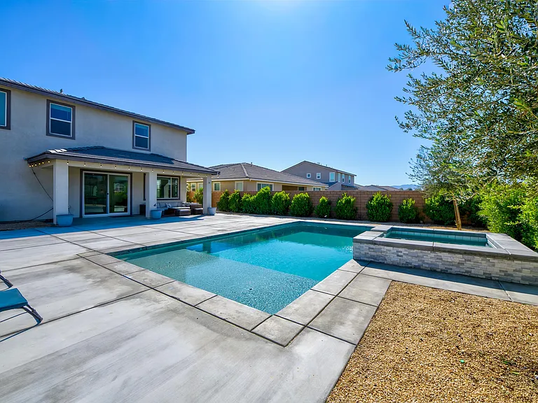 50105 Rocamora St — Photo 33