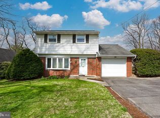 1036 Hermosa Ave, Lancaster, PA