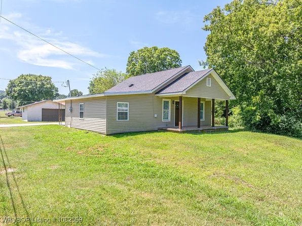 1406 W Walnut St, Paris, AR 72855