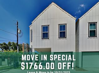 9902 Clark Rd #Q, Houston, TX 77076