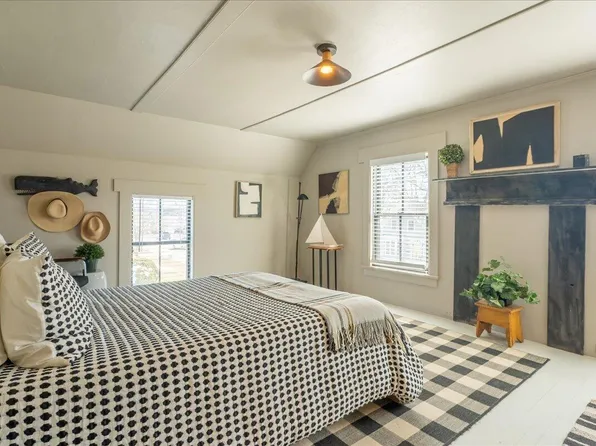 17 Mountain Street, Camden, ME 04843
