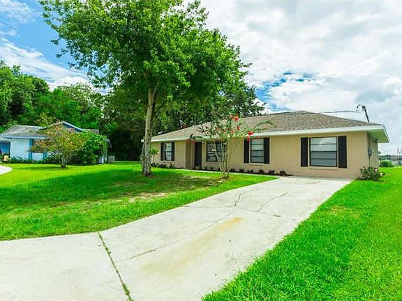 2nd image of 3941 Pelican Ct