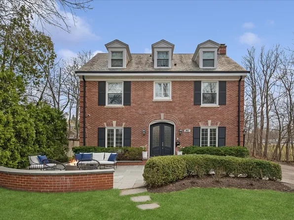 260 Lincoln Dr, Glencoe, IL 60022