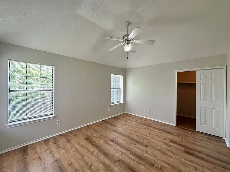 607 Hogan Dr — Photo 30