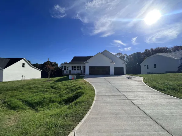 174 Paint Horse Dr, Benson, NC 27504