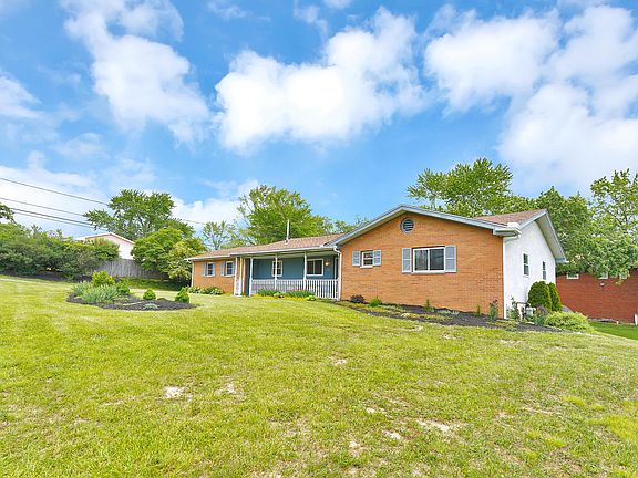 3rd image of 3280 Darracq Cir