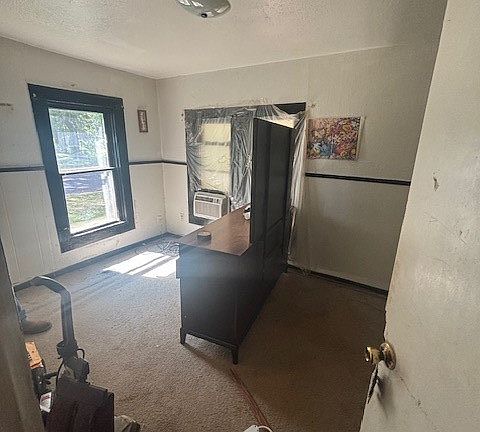 3rd image of 801 E L St