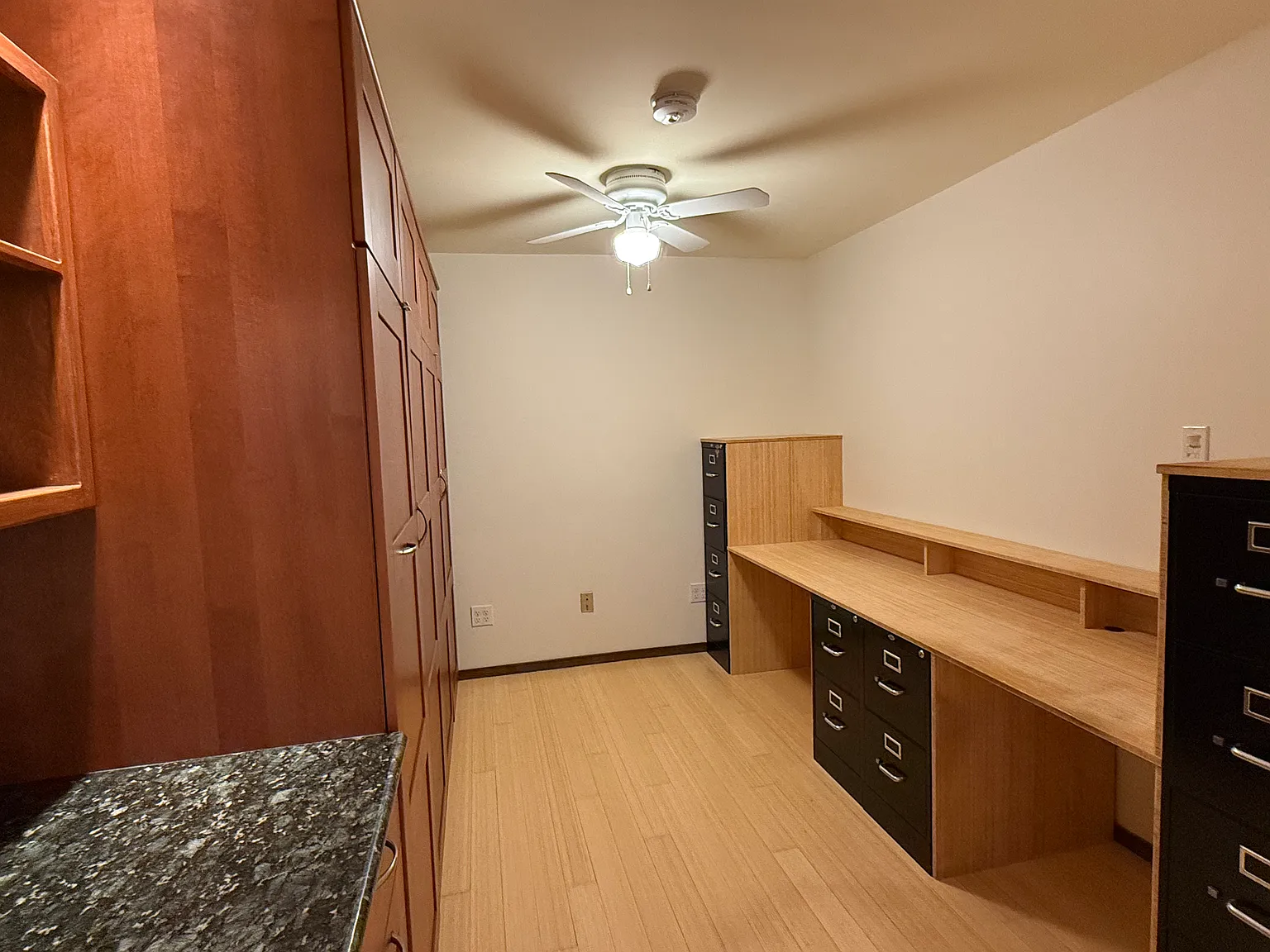 3 bed, 2.5 bath, 2900 sqft, $4,500 — Photo 3