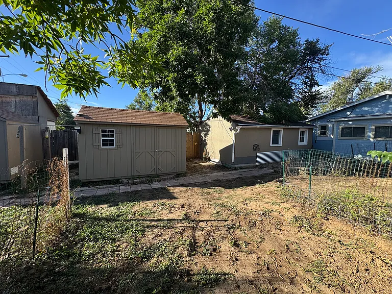 1738 Dallas St — Photo 27