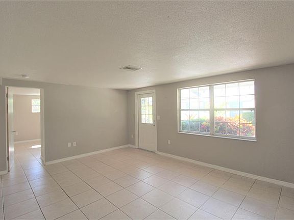 3rd image of 2031 Sandrala Dr #2031