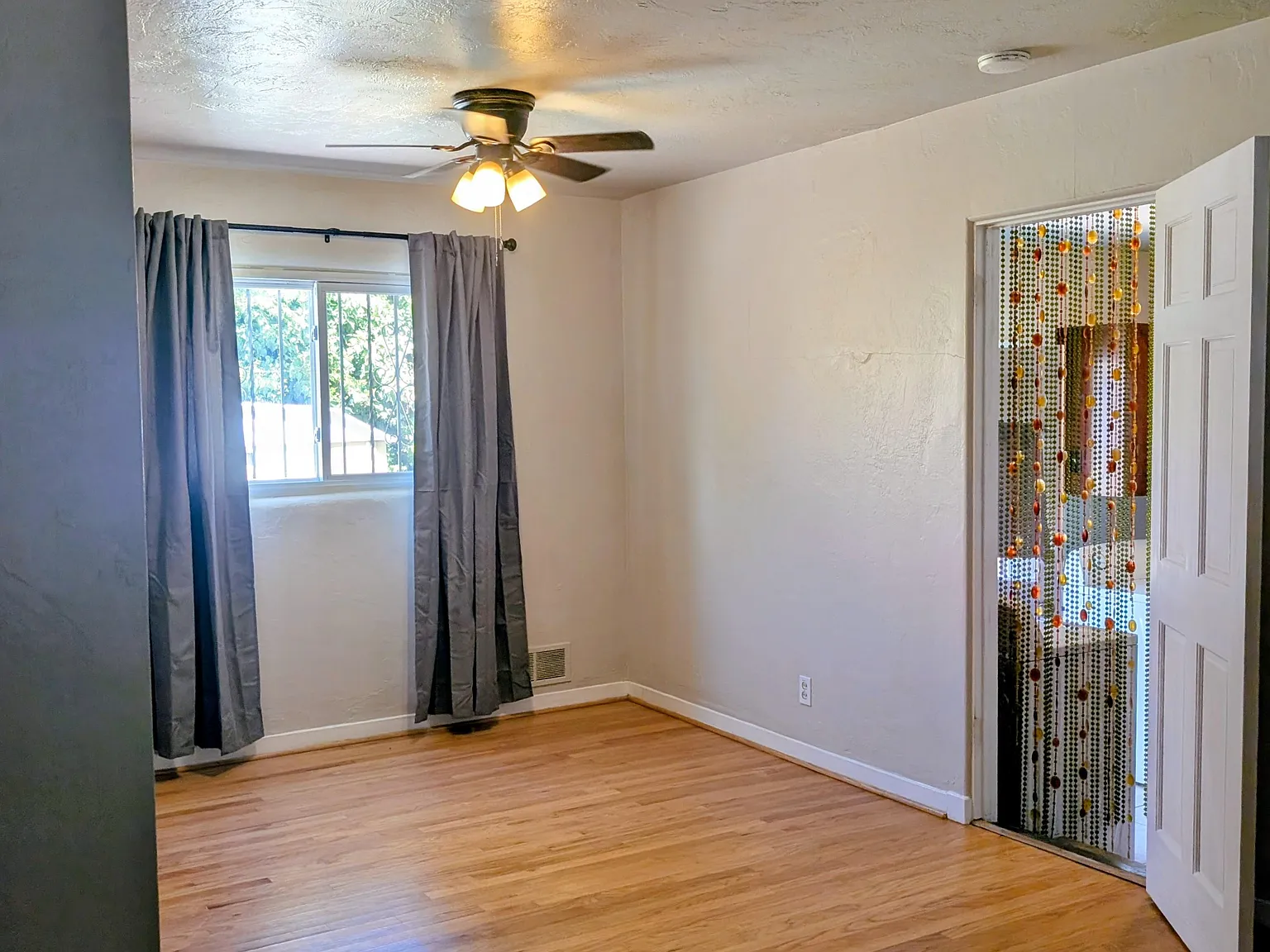 3 bed, 1613 sqft, $1,900 — Photo 4