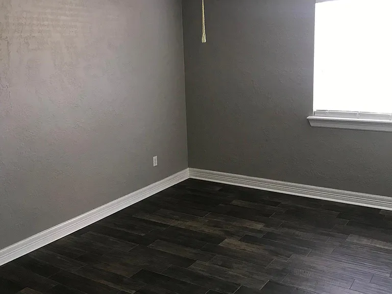 615 S 2nd St — Photo 5