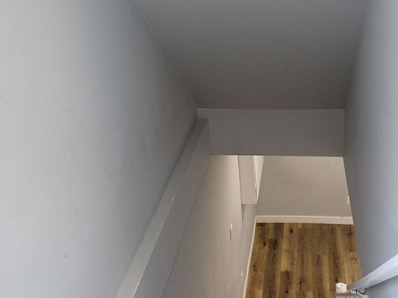 3rd image of 168 Golfdale Cres