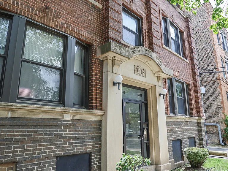 845 W Dakin St #2 — Photo 6