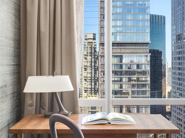 157 West 57th Street image 12 of 16